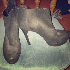 Vince Camuto Black 4” booties